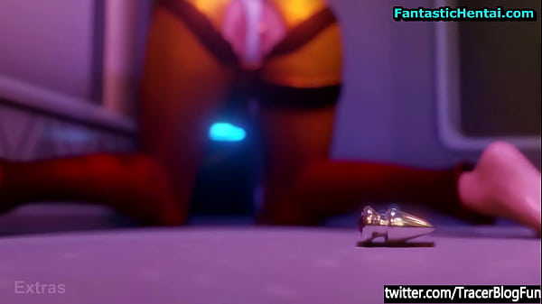 Hot Gamer Babe Gets Watched And Fucked