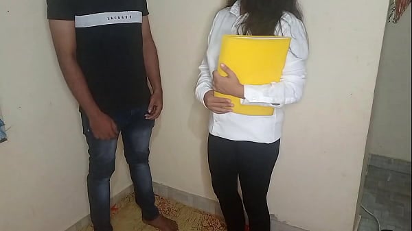 सेक्रेटरी ने बॉस को बाथरूम में मनाया और जमकर चुदाई हुई