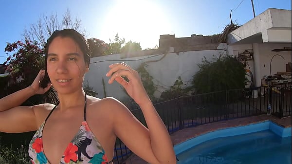 Lalilove Vuelve A La Piscina Y Esta Vez Le Rompen El Culo