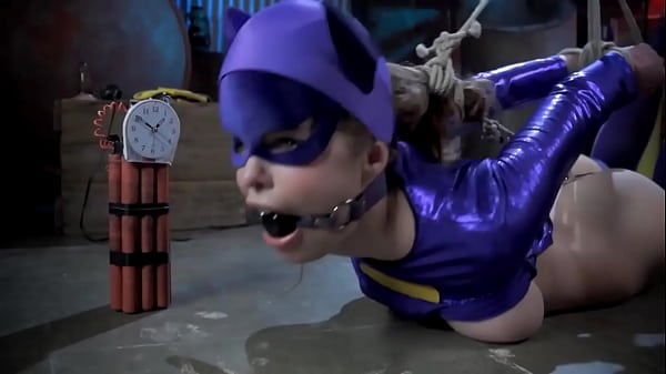 Captured Superheroine Needs Rescue