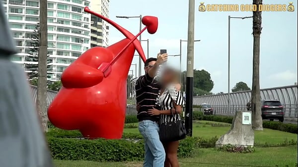 Spanish Stud Pounds Thick Peruvian MILF