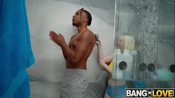 Gigi Sweets And Kaby Snow Get Soaked And Fucked Hard